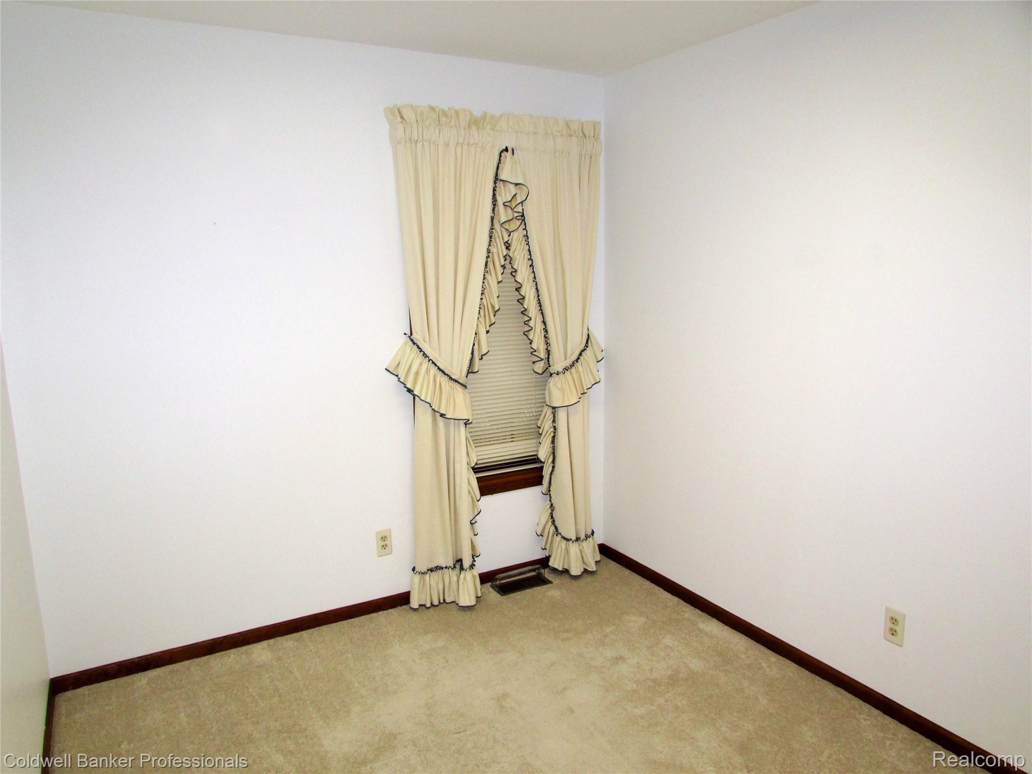 1385 Old Mill Road Lapeer, MI 48446 - Photo 29 of 42 IMG_7804(rev 1).jpg