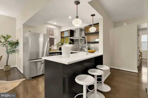 $740,000 | 2114 N Street Northwest, Unit 32, Washington, DC 20037