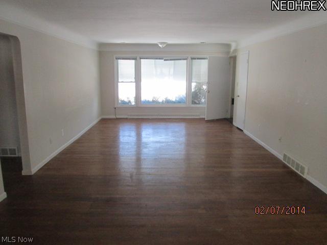 2628 Saybrook Road Cleveland, OH 44118 - Photo 3 of 10 Gallery Image 3