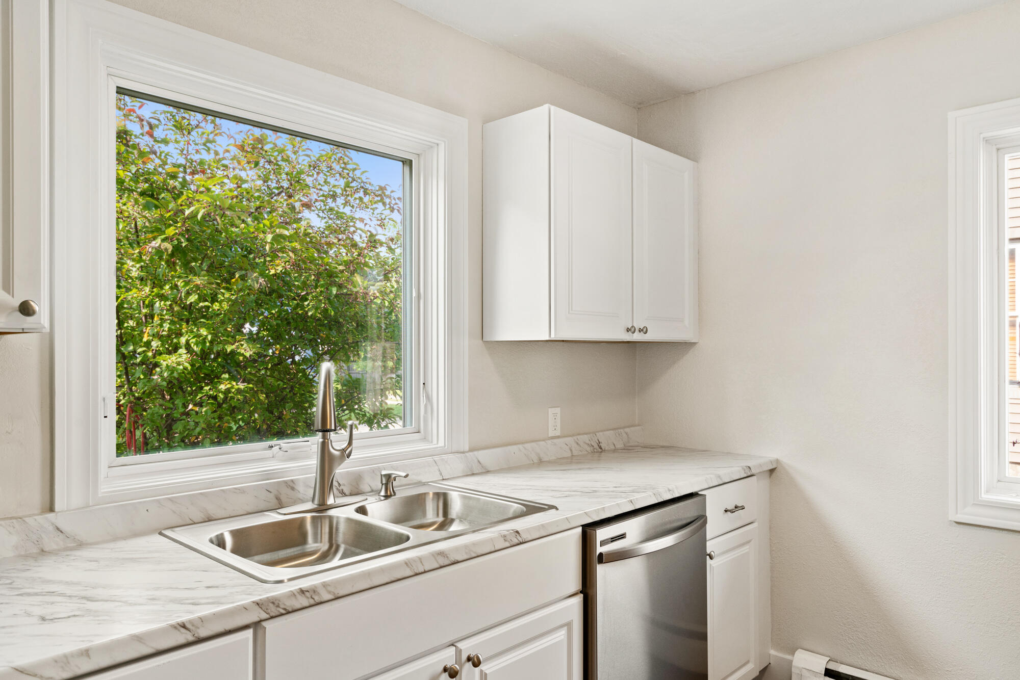 112 Fulton Street Petoskey, MI 49770 - Photo 23 of 37 A7R09299