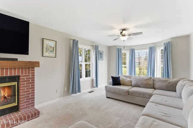 $599,900 | 2217 East Emory Road, Knoxville, TN 37938