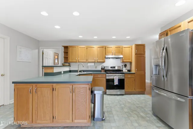 $599,900 | 2217 East Emory Road, Knoxville, TN 37938