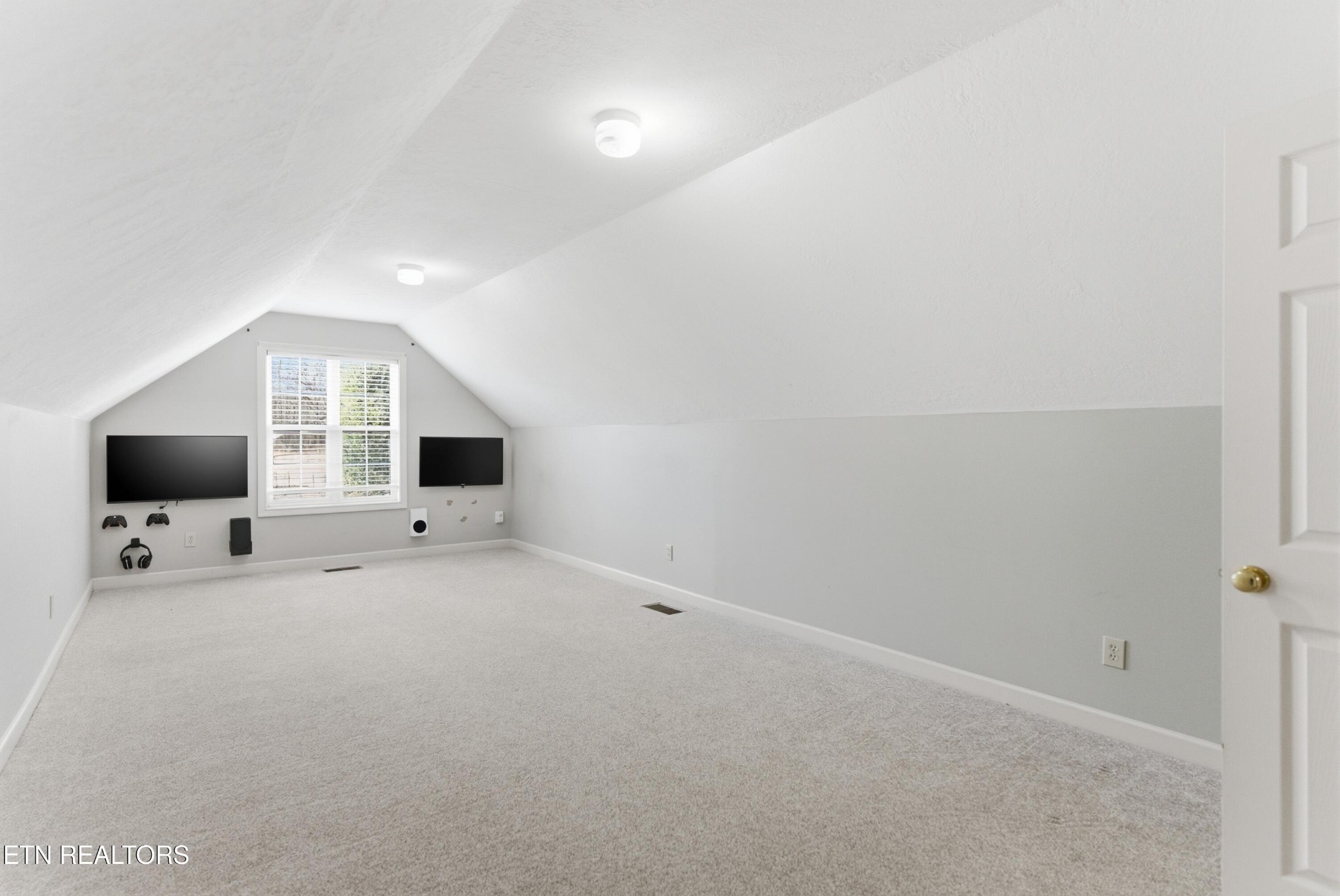 2217 East Emory Road Knoxville, TN 37938 - Photo 37 of 48