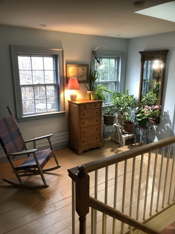 55 Park Street Boston, MA 02129 - Photo 11 of 24 a room with furniture and window