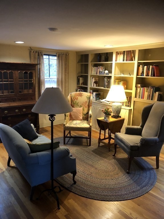 55 Park Street Boston, MA 02129 - Photo 10 of 24 a living room with furniture