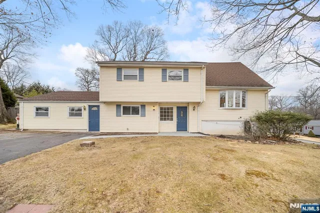$765,000 | 601 Oakwood Drive, Northvale, NJ 07647