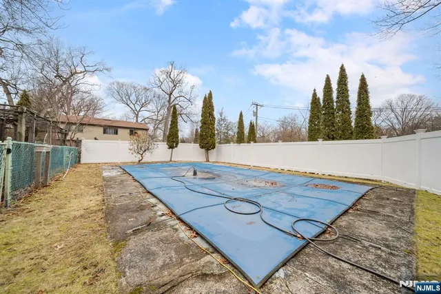 $765,000 | 601 Oakwood Drive, Northvale, NJ 07647