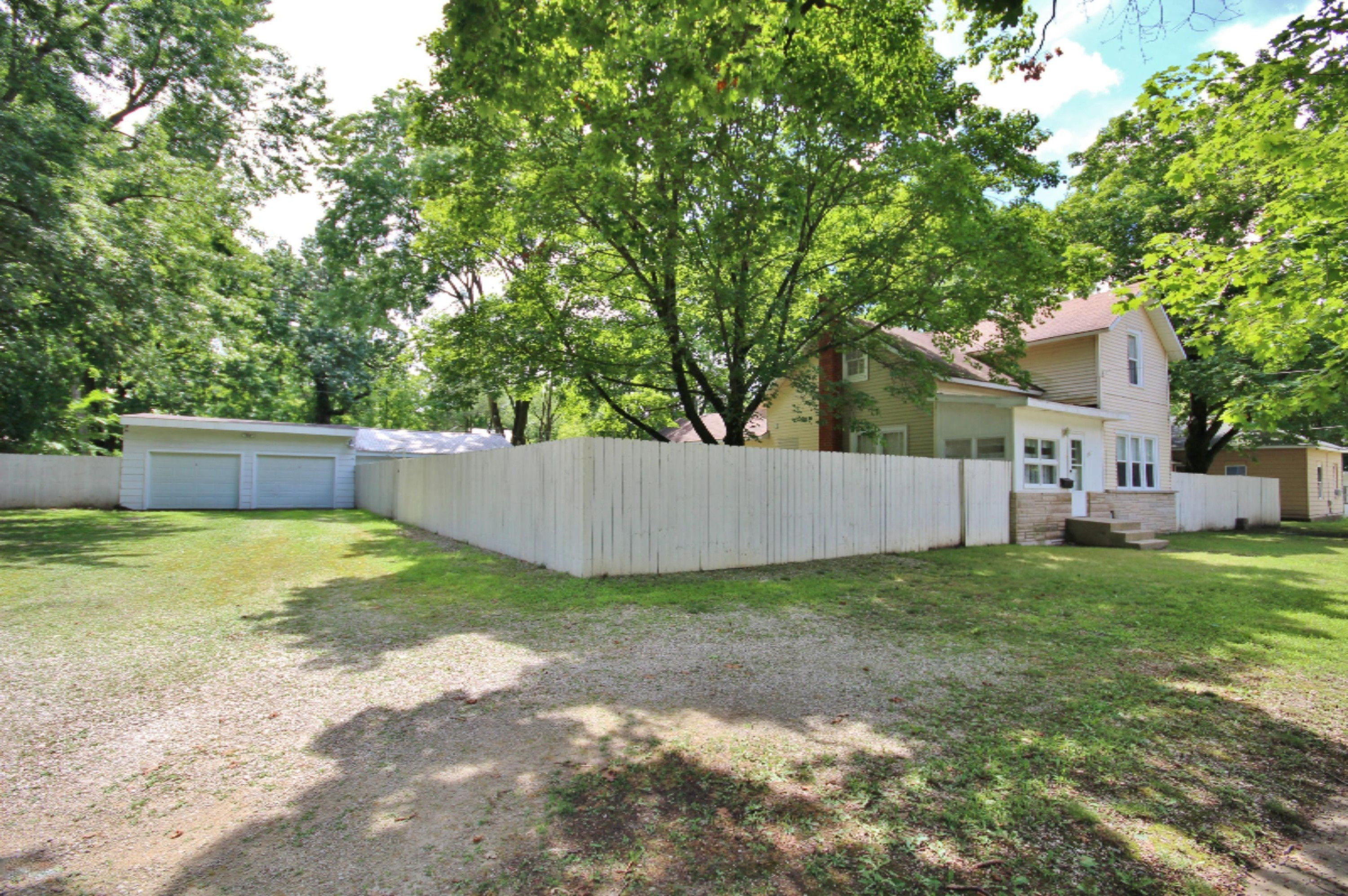 307 6th Avenue Three Rivers, MI 49093 - Photo 2 of 37 IMG_4290