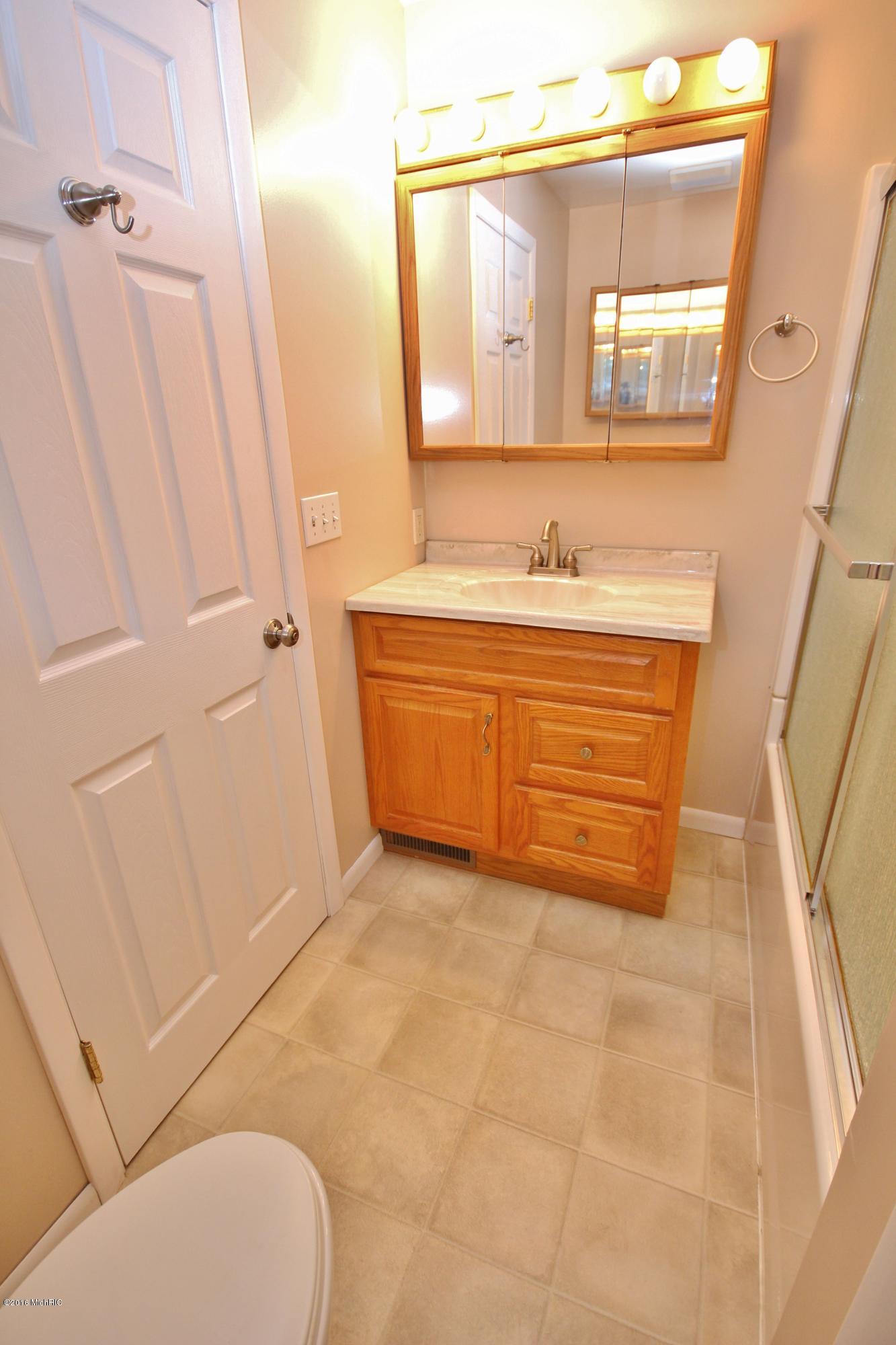 307 6th Avenue Three Rivers, MI 49093 - Photo 27 of 37 Main Level Bath
