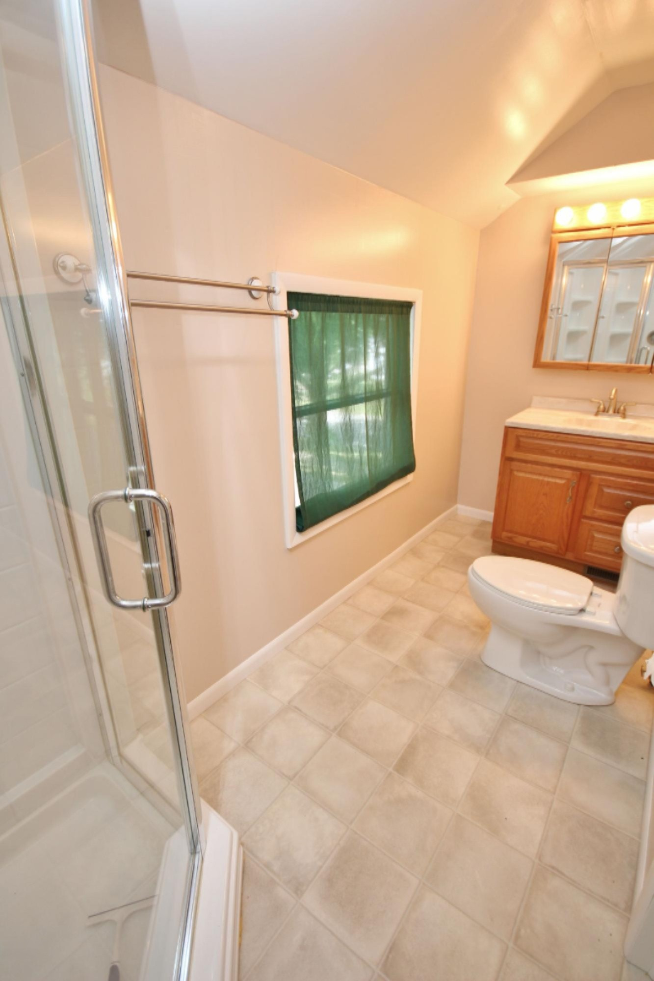 307 6th Avenue Three Rivers, MI 49093 - Photo 29 of 37 Upper Level Bath