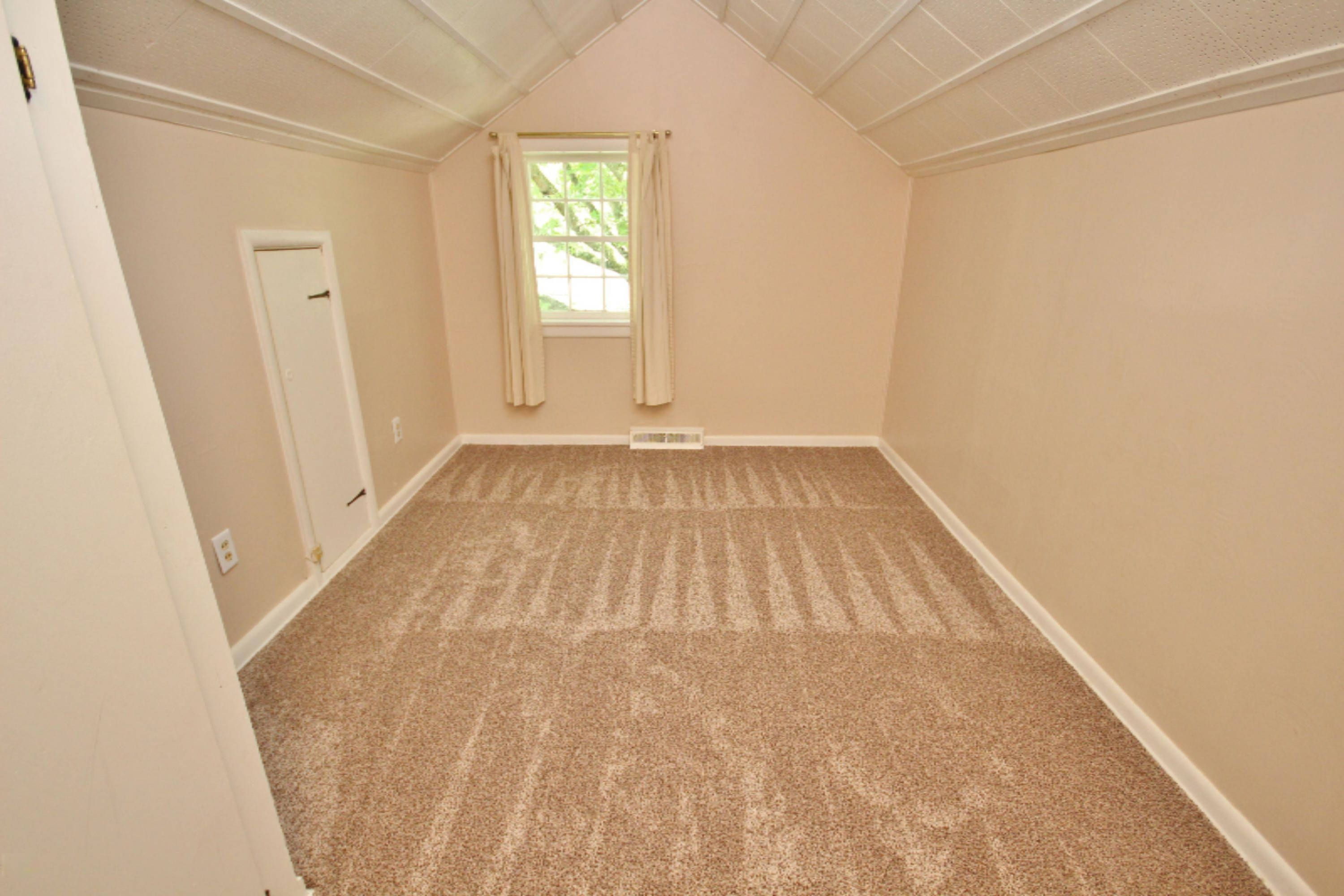 307 6th Avenue Three Rivers, MI 49093 - Photo 33 of 37 Upper BR 3