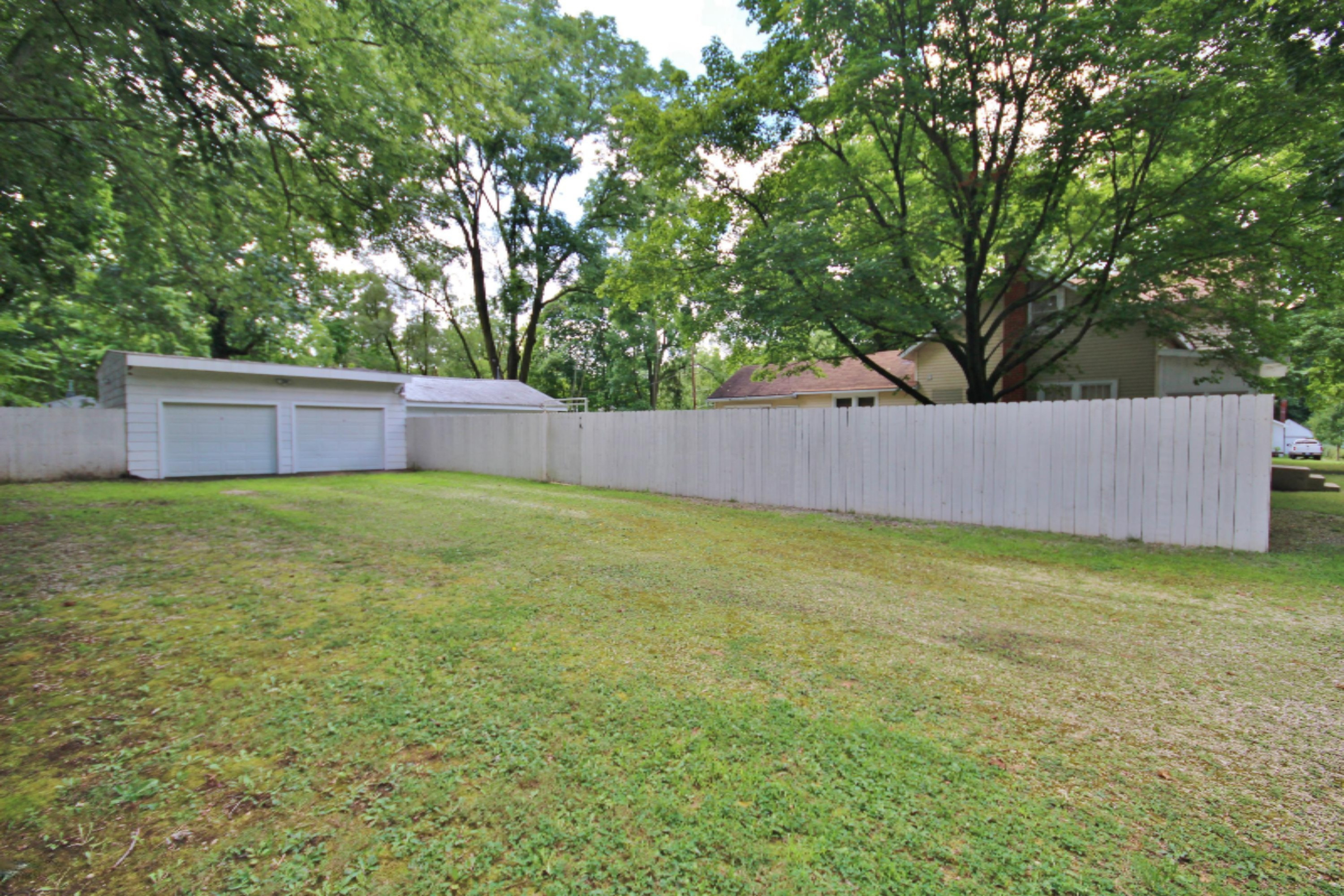 307 6th Avenue Three Rivers, MI 49093 - Photo 5 of 37 IMG_4307