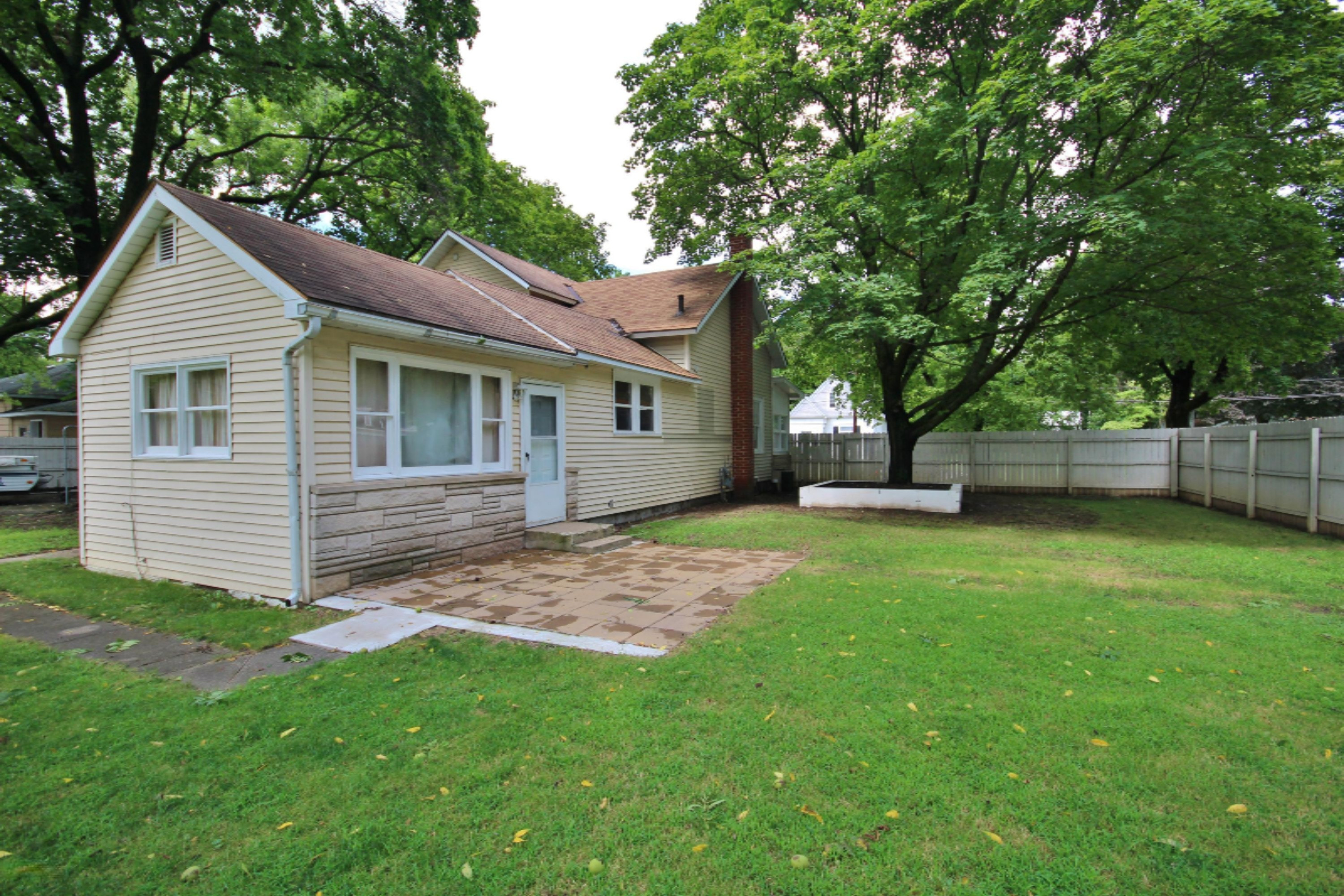 307 6th Avenue Three Rivers, MI 49093 - Photo 7 of 37 IMG_4311