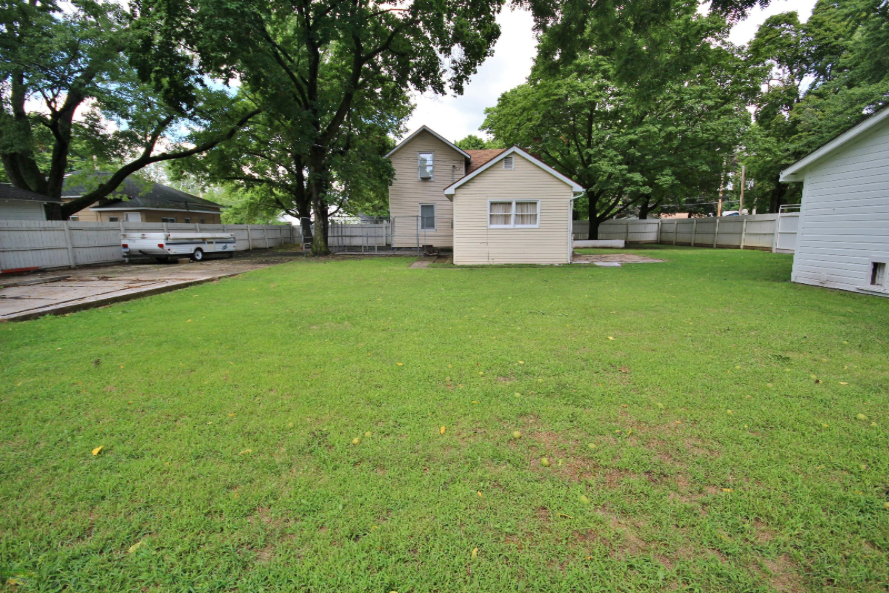 307 6th Avenue Three Rivers, MI 49093 - Photo 9 of 37 IMG_4316