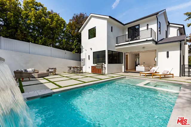 $7,170,888 | 2565 Patricia Avenue, Los Angeles, CA 90064