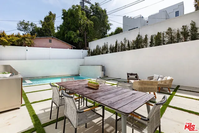 $7,170,888 | 2565 Patricia Avenue, Los Angeles, CA 90064