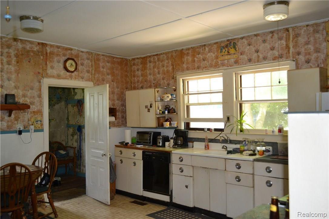 5800 Pingree Road Howell, MI 48843 - Photo 2 of 17 DSC_0020.JPG