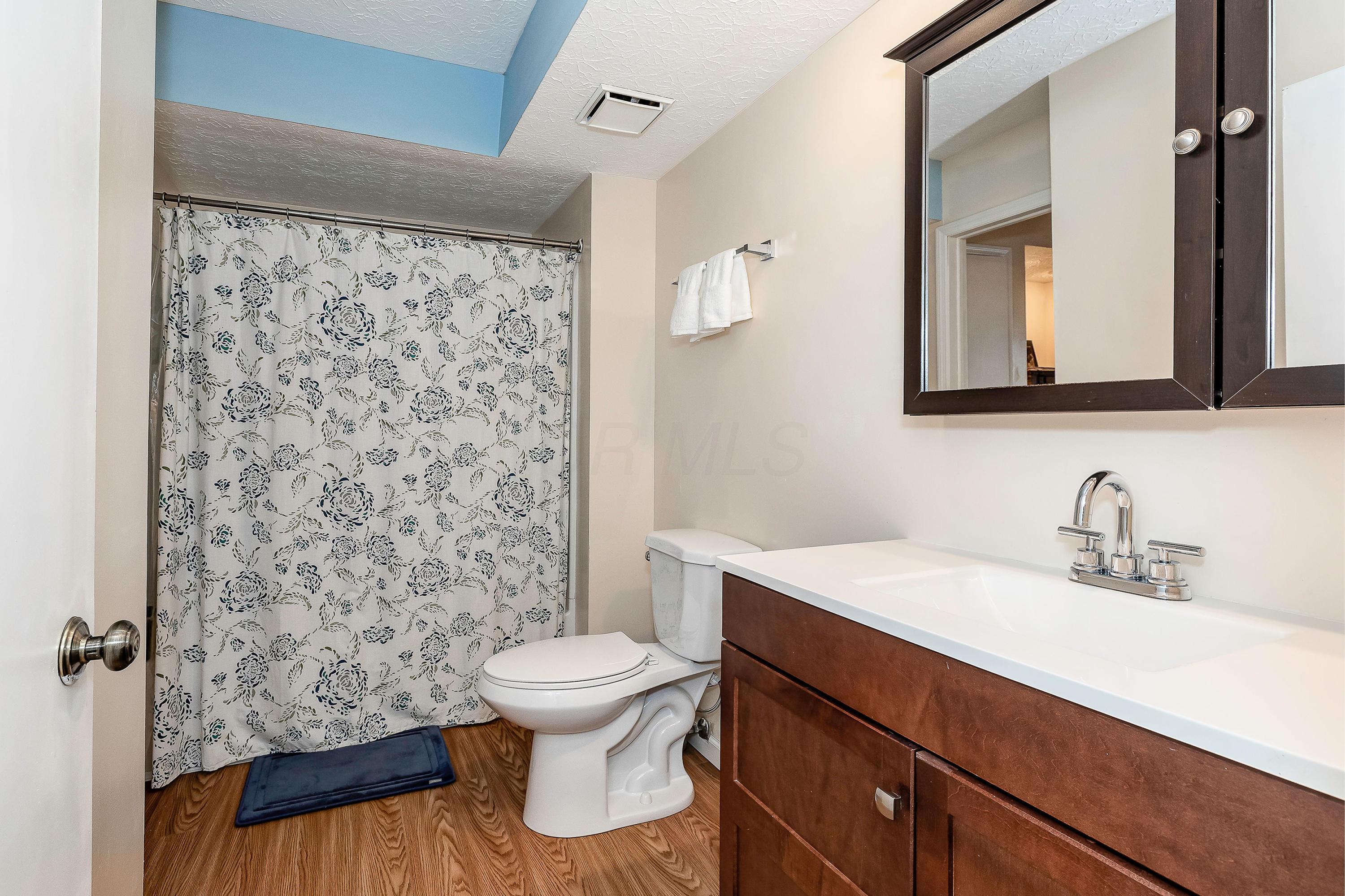 5106 Reed Road Columbus, OH 43220 - Photo 18 of 32 Gallery Image 18