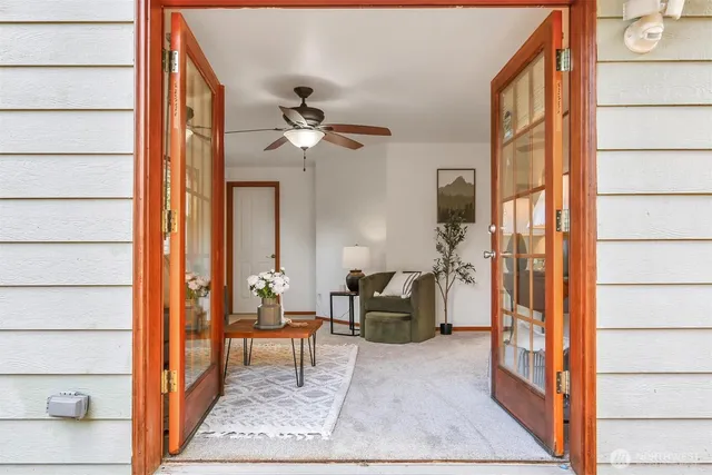 $529,950 | 9912 Holly Drive, Unit A, Everett, WA 98204