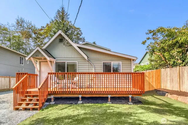 $529,950 | 9912 Holly Drive, Unit A, Everett, WA 98204