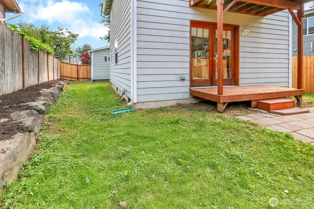 $529,950 | 9912 Holly Drive, Unit A, Everett, WA 98204