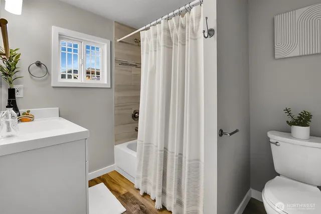 $529,950 | 9912 Holly Drive, Unit A, Everett, WA 98204