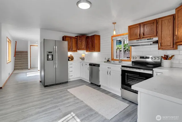 $529,950 | 9912 Holly Drive, Unit A, Everett, WA 98204