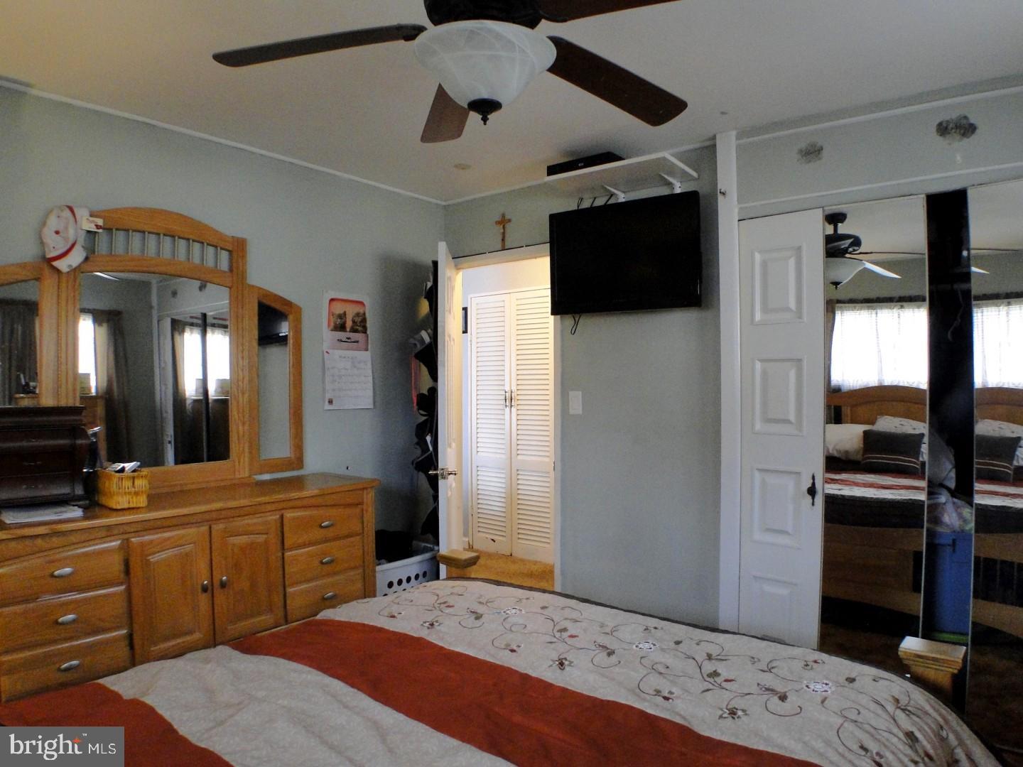25 Islet Road Levittown, PA 19057 - Photo 14 of 25 Gallery Image 14