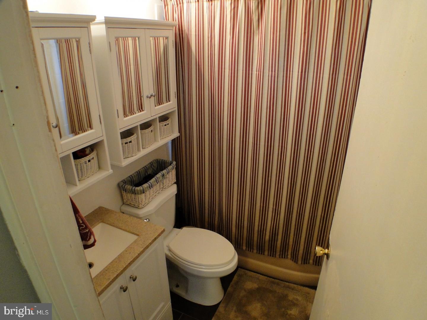 25 Islet Road Levittown, PA 19057 - Photo 15 of 25 Gallery Image 15