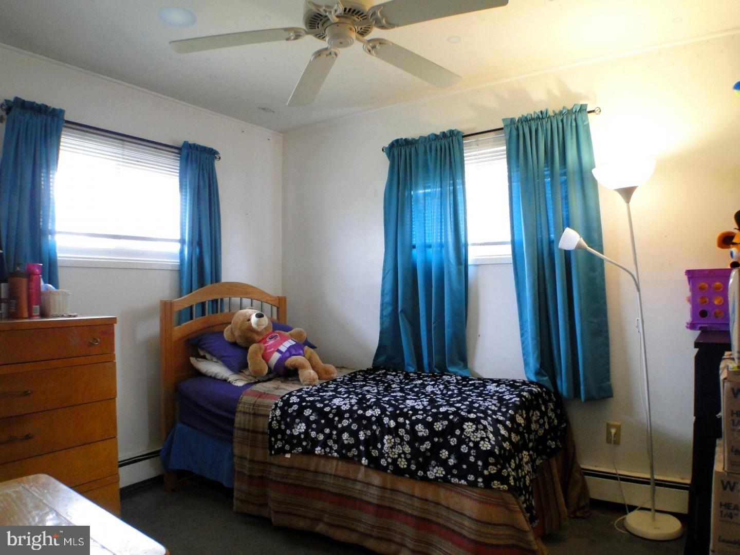 25 Islet Road Levittown, PA 19057 - Photo 16 of 25 Gallery Image 16