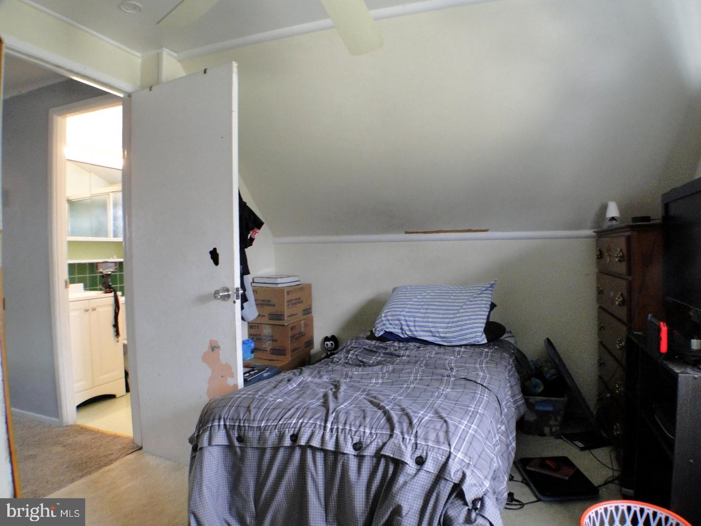 25 Islet Road Levittown, PA 19057 - Photo 17 of 25 Gallery Image 17