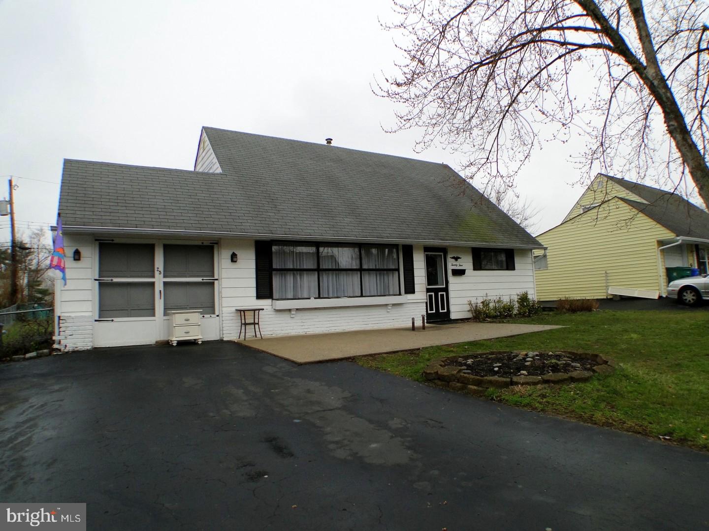 25 Islet Road Levittown, PA 19057 - Photo 3 of 25 Gallery Image 3