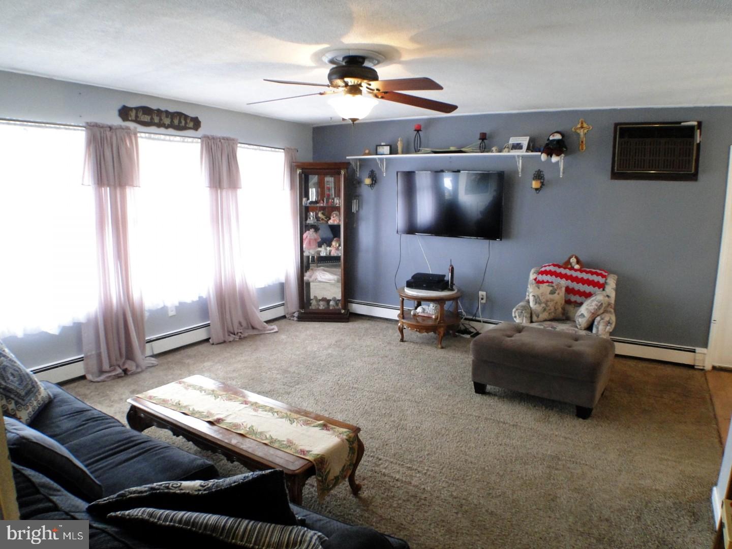 25 Islet Road Levittown, PA 19057 - Photo 6 of 25 Gallery Image 6