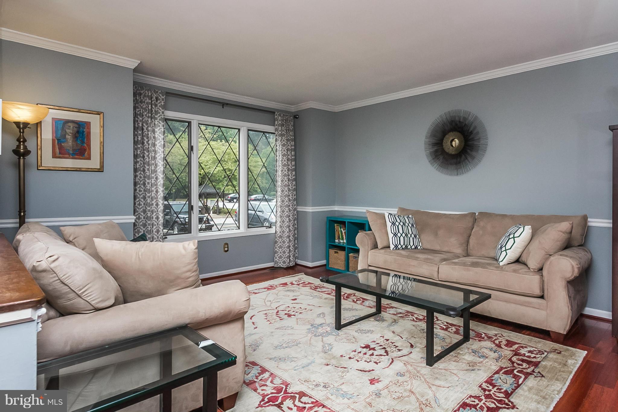 47 Rhodes Place Lutherville-Timonium, MD 21093 - Photo 4 of 28 Living Room