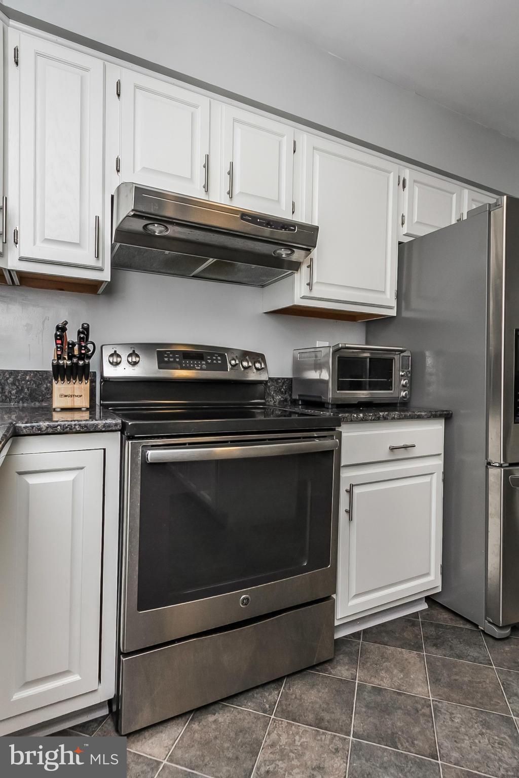 47 Rhodes Place Lutherville-Timonium, MD 21093 - Photo 10 of 28 Kitchen