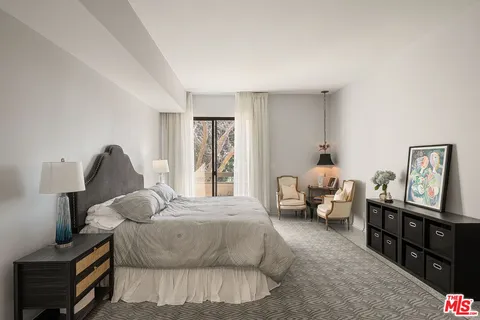 $1,495,000 | 141 South Linden Drive, Unit 204, Beverly Hills, CA 90212