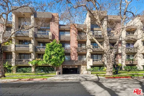 $1,495,000 | 141 South Linden Drive, Unit 204, Beverly Hills, CA 90212