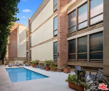 $1,495,000 | 141 South Linden Drive, Unit 204, Beverly Hills, CA 90212