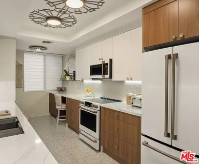 $1,495,000 | 141 South Linden Drive, Unit 204, Beverly Hills, CA 90212