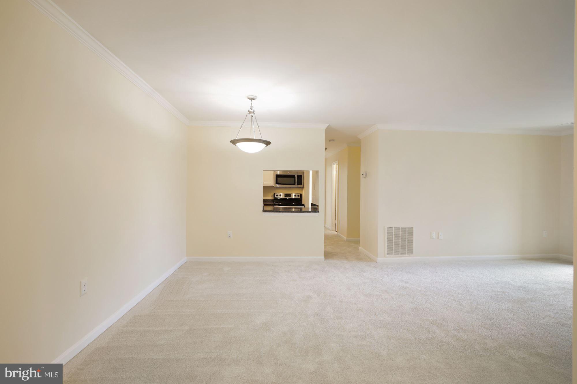 18318 Streamside Drive, Unit 302 Gaithersburg, MD 20879 - Photo 4 of 22 Dining Area