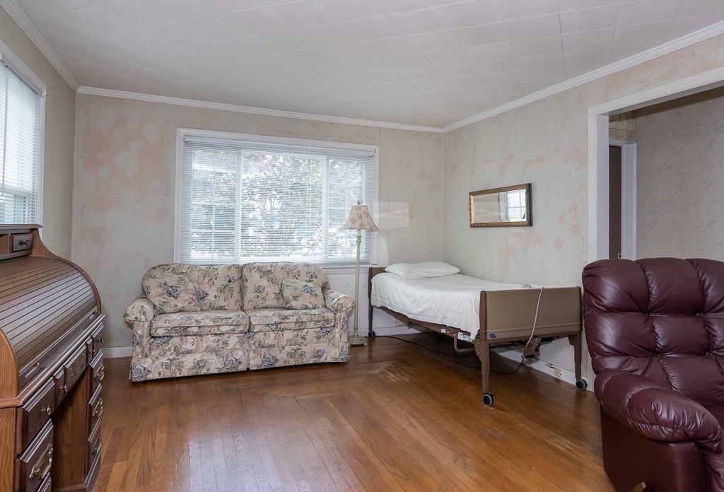 228 Redlands Street Springfield, MA 01104 - Photo 11 of 26 Gallery Image 11
