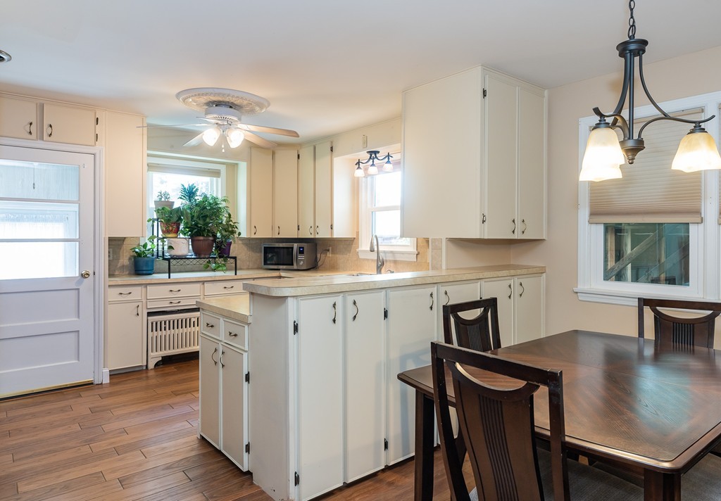 228 Redlands Street Springfield, MA 01104 - Photo 6 of 26 Gallery Image 6