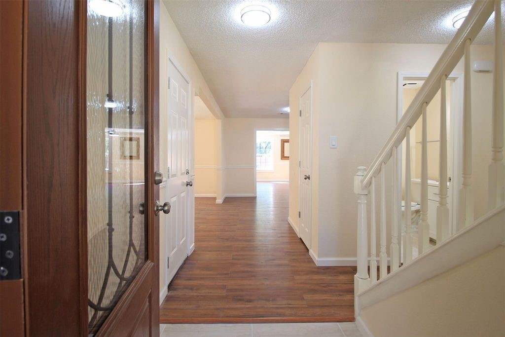 8011 Goldengrove Drive Spring, TX 77379 - Photo 4 of 48 Welcome Home!