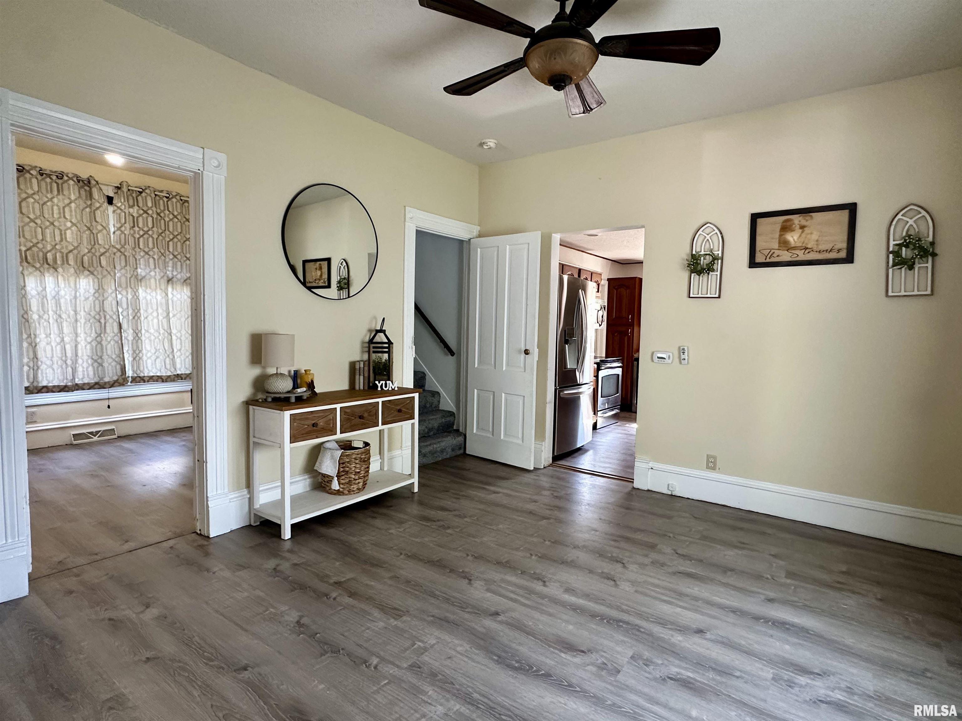 2209 Pershing Boulevard Clinton, IA 52732 - Photo 3 of 19 Gallery Image 3