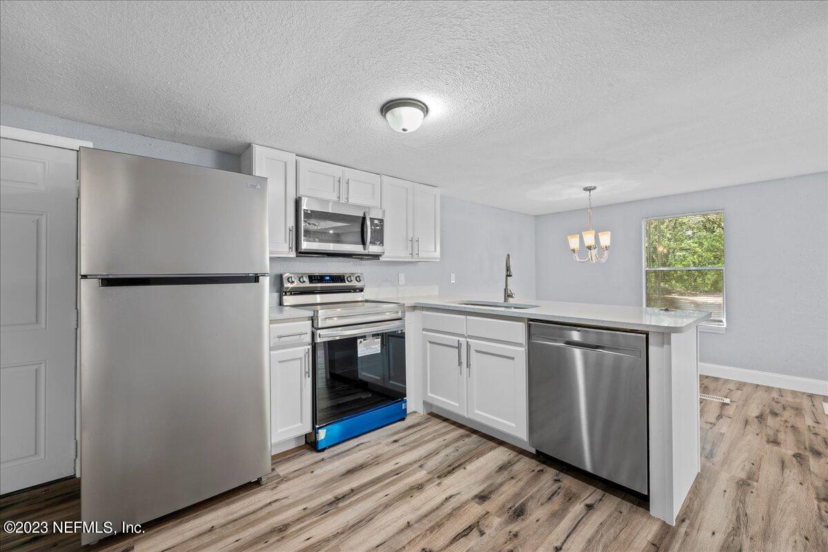 124 Warner Avenue Interlachen, FL 32148 - Photo 11 of 25 Kitchen