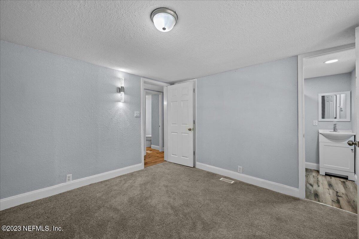 124 Warner Avenue Interlachen, FL 32148 - Photo 17 of 25 Master BA