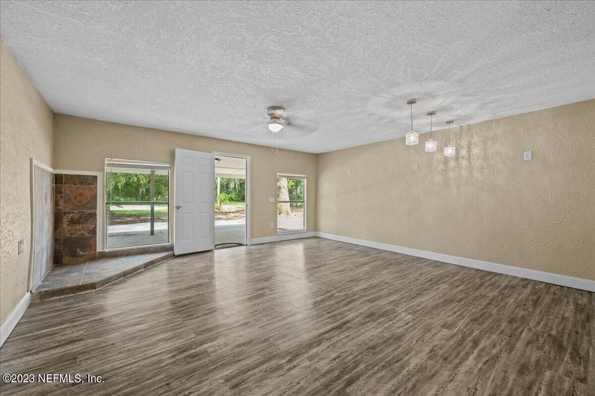 124 Warner Avenue Interlachen, FL 32148 - Photo 22 of 25 In Law Suite