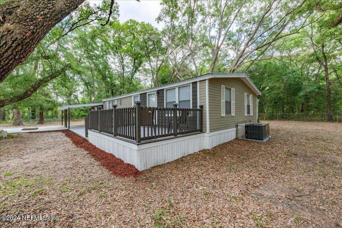 124 Warner Avenue Interlachen, FL 32148 - Photo 3 of 25 Deck