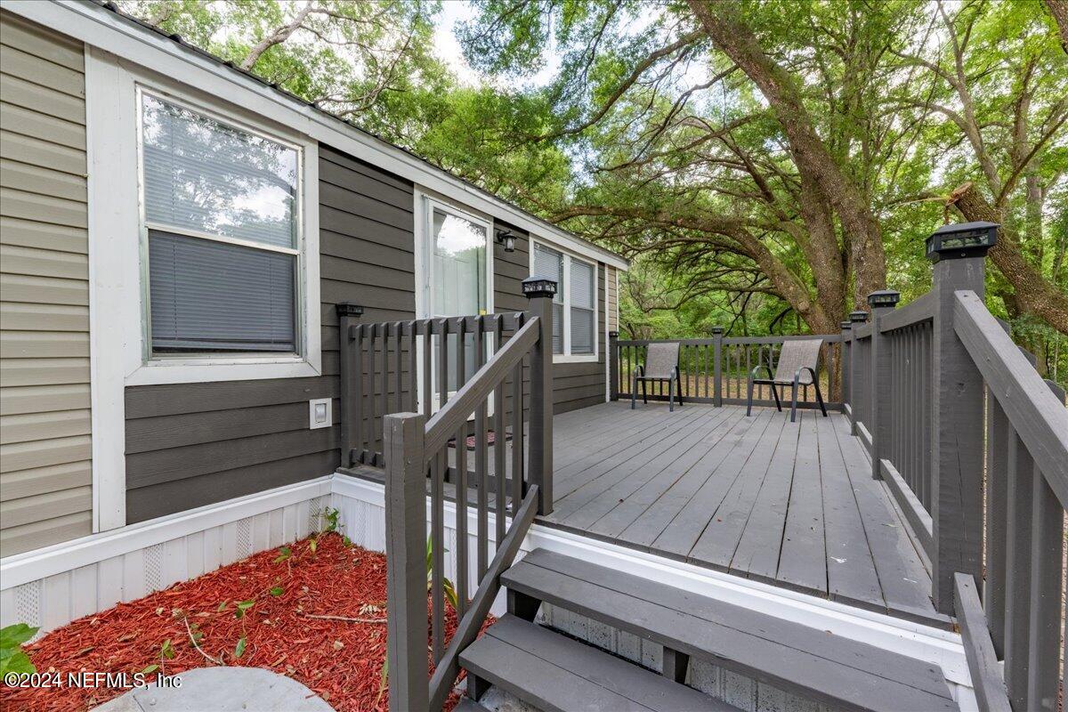 124 Warner Avenue Interlachen, FL 32148 - Photo 4 of 25 Deck