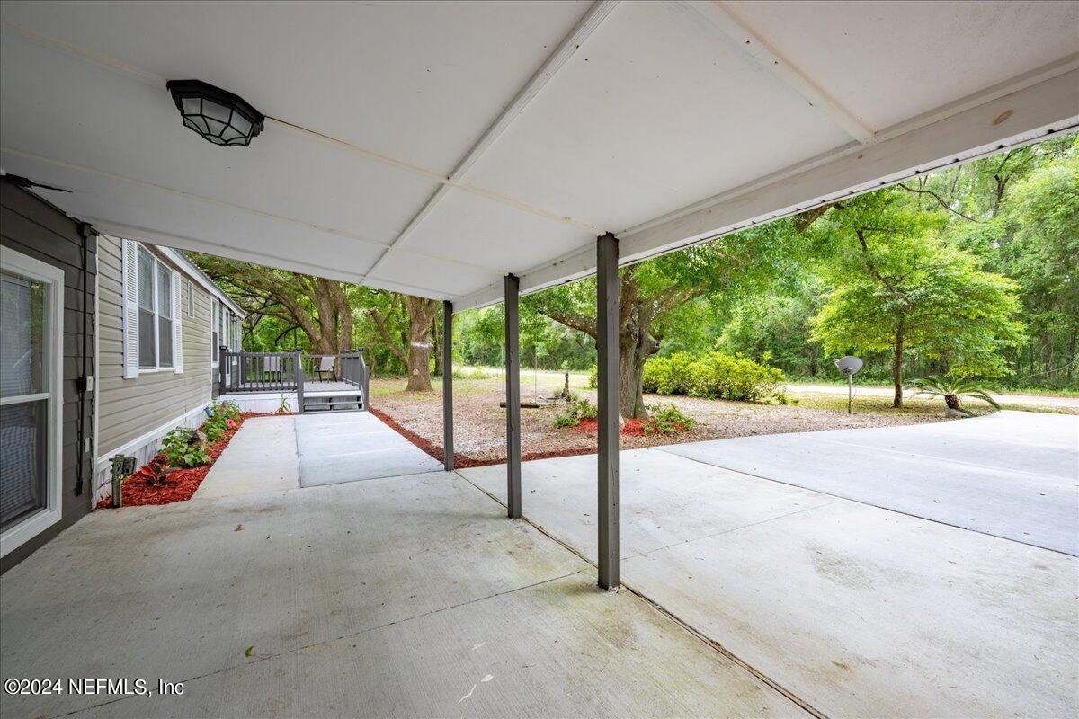 124 Warner Avenue Interlachen, FL 32148 - Photo 5 of 25 Driveway